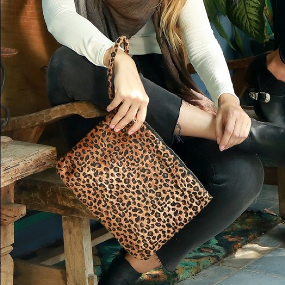 A Mermaid's Epiphany Handbags - 🆕RESTOCKED Large Leopard Print Clutch Bag